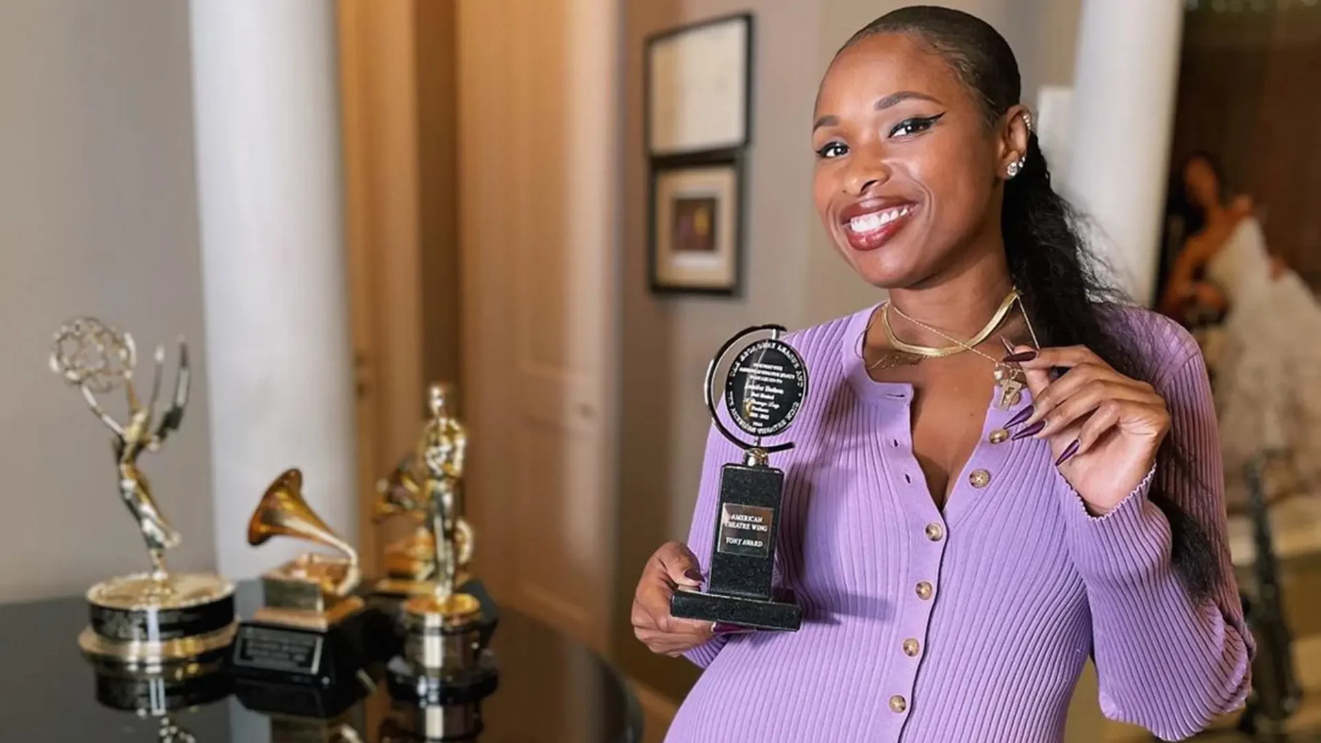 Jennifer Hudson conquista status EGOT